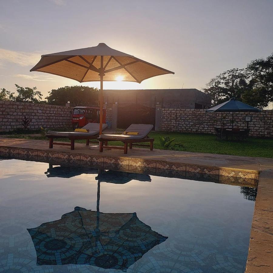 4 U Luxury Bungalows Diani Diani Beach Eksteriør bilde