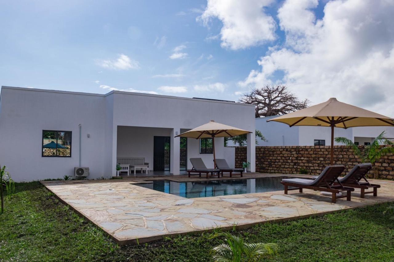 4 U Luxury Bungalows Diani Diani Beach Eksteriør bilde