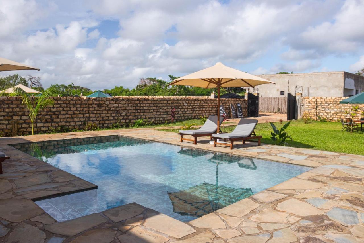 4 U Luxury Bungalows Diani Diani Beach Eksteriør bilde