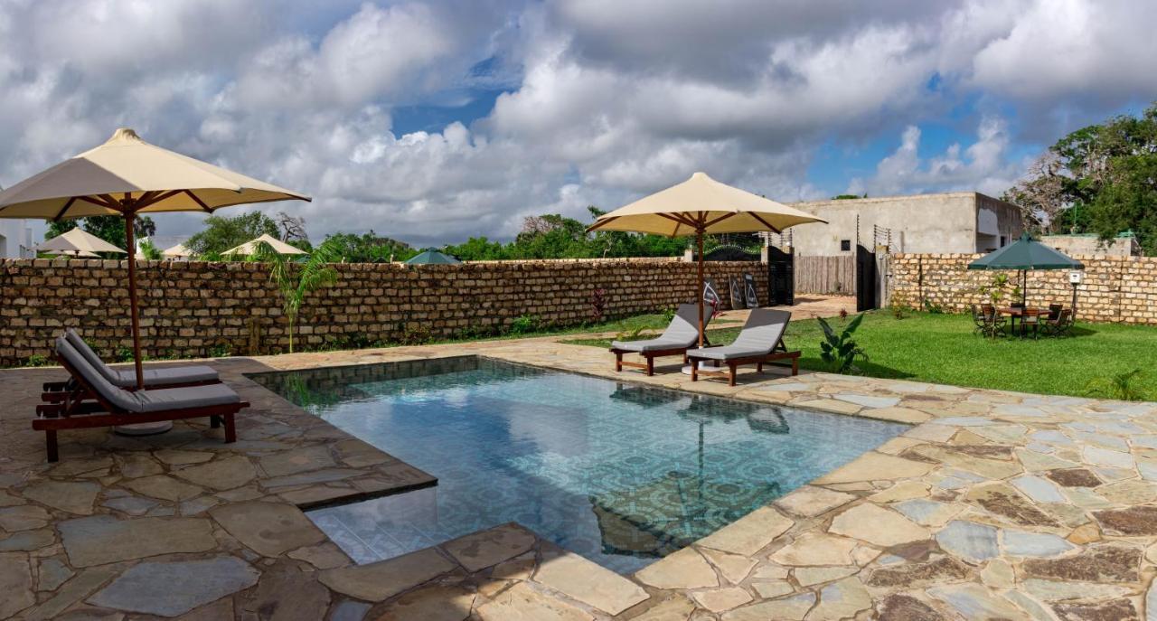 4 U Luxury Bungalows Diani Diani Beach Eksteriør bilde