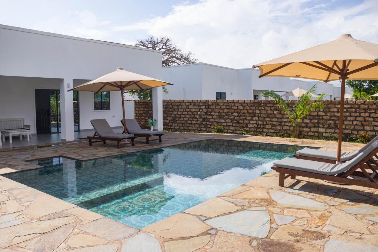 4 U Luxury Bungalows Diani Diani Beach Eksteriør bilde