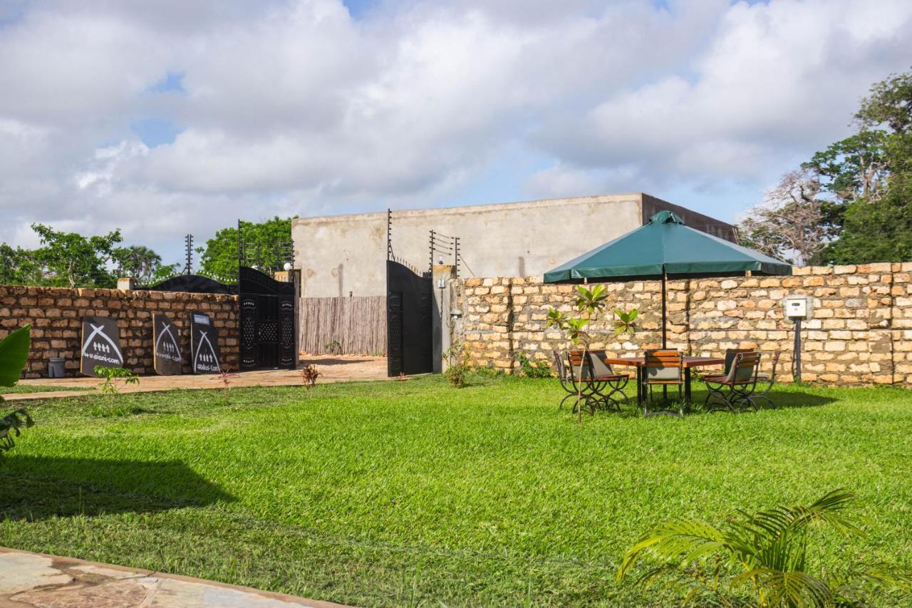 4 U Luxury Bungalows Diani Diani Beach Eksteriør bilde