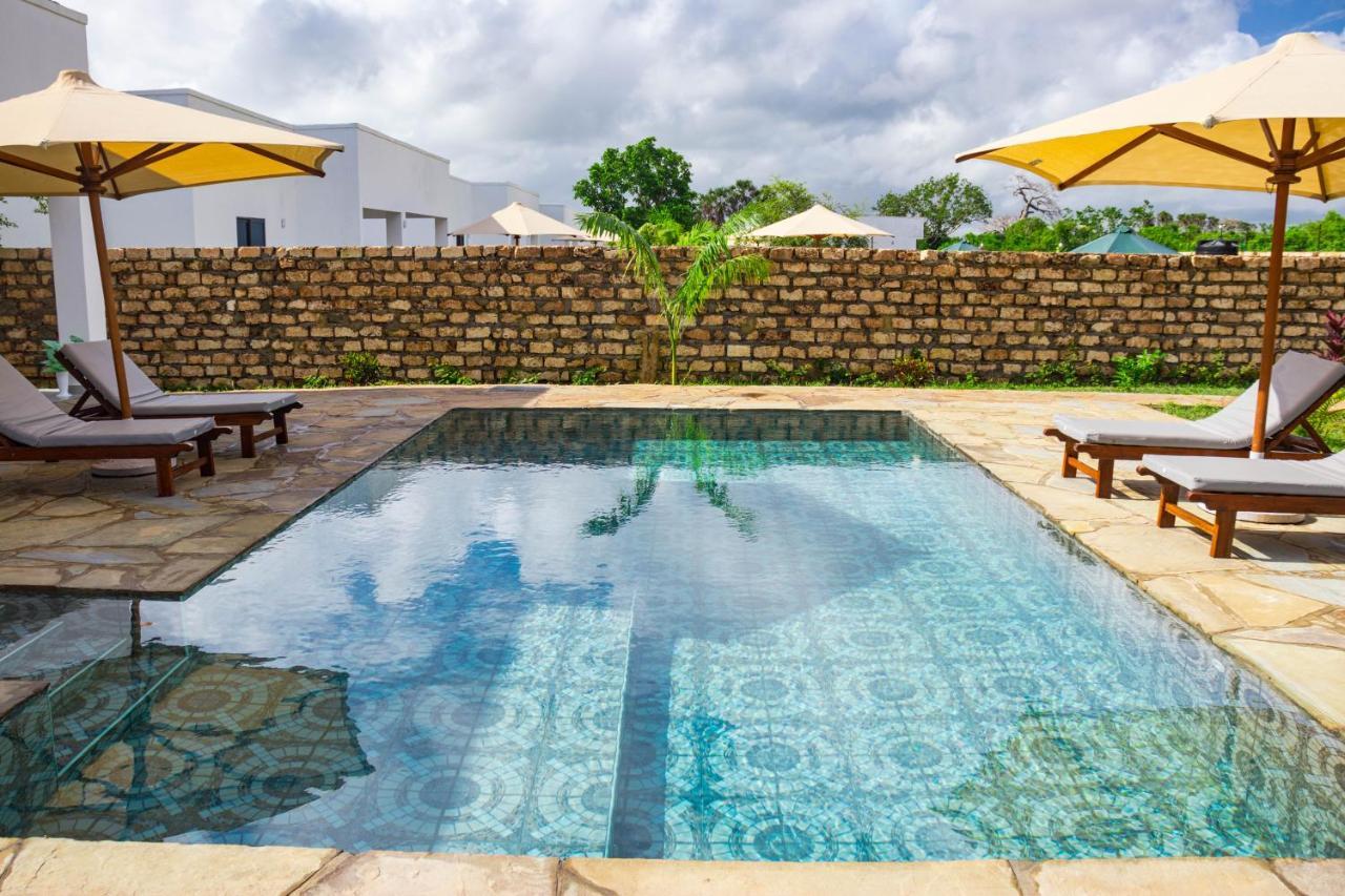 4 U Luxury Bungalows Diani Diani Beach Eksteriør bilde