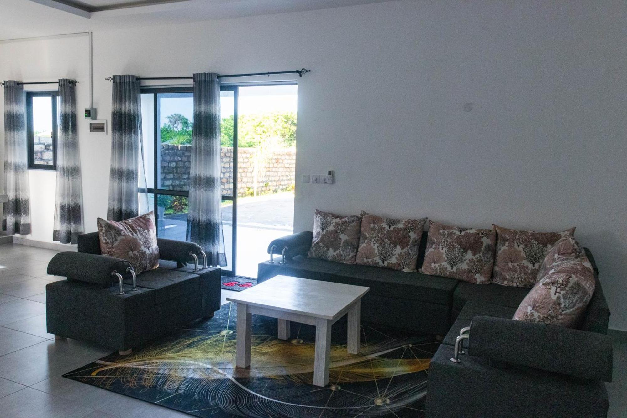 4 U Luxury Bungalows Diani Diani Beach Eksteriør bilde